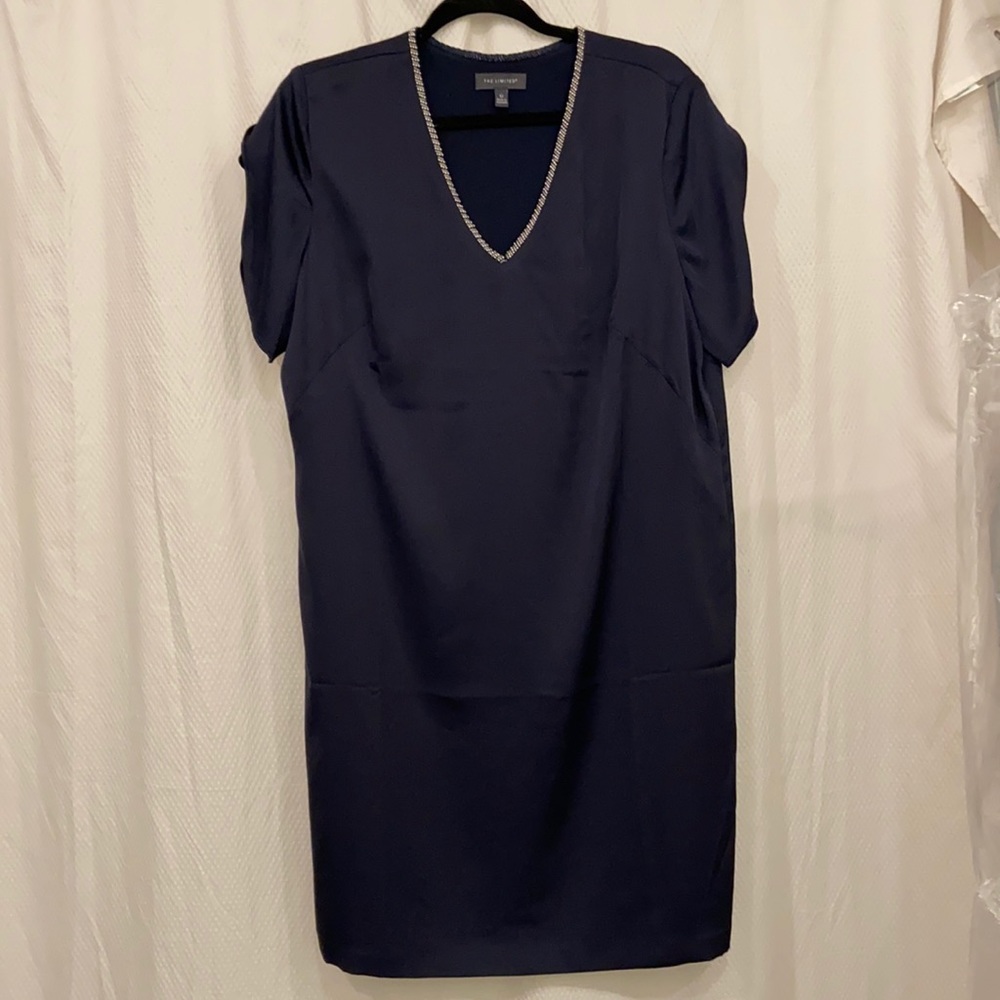 V-neck sHort sleeve satin dress w/ embellishments